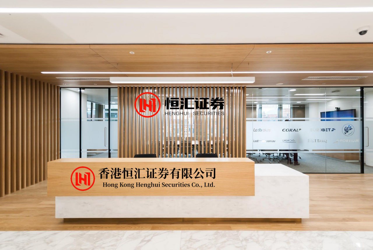 钱盈配 霍尔木兹海峡通行不畅导致油轮滞留 亚洲炼油商或考虑降低开工率